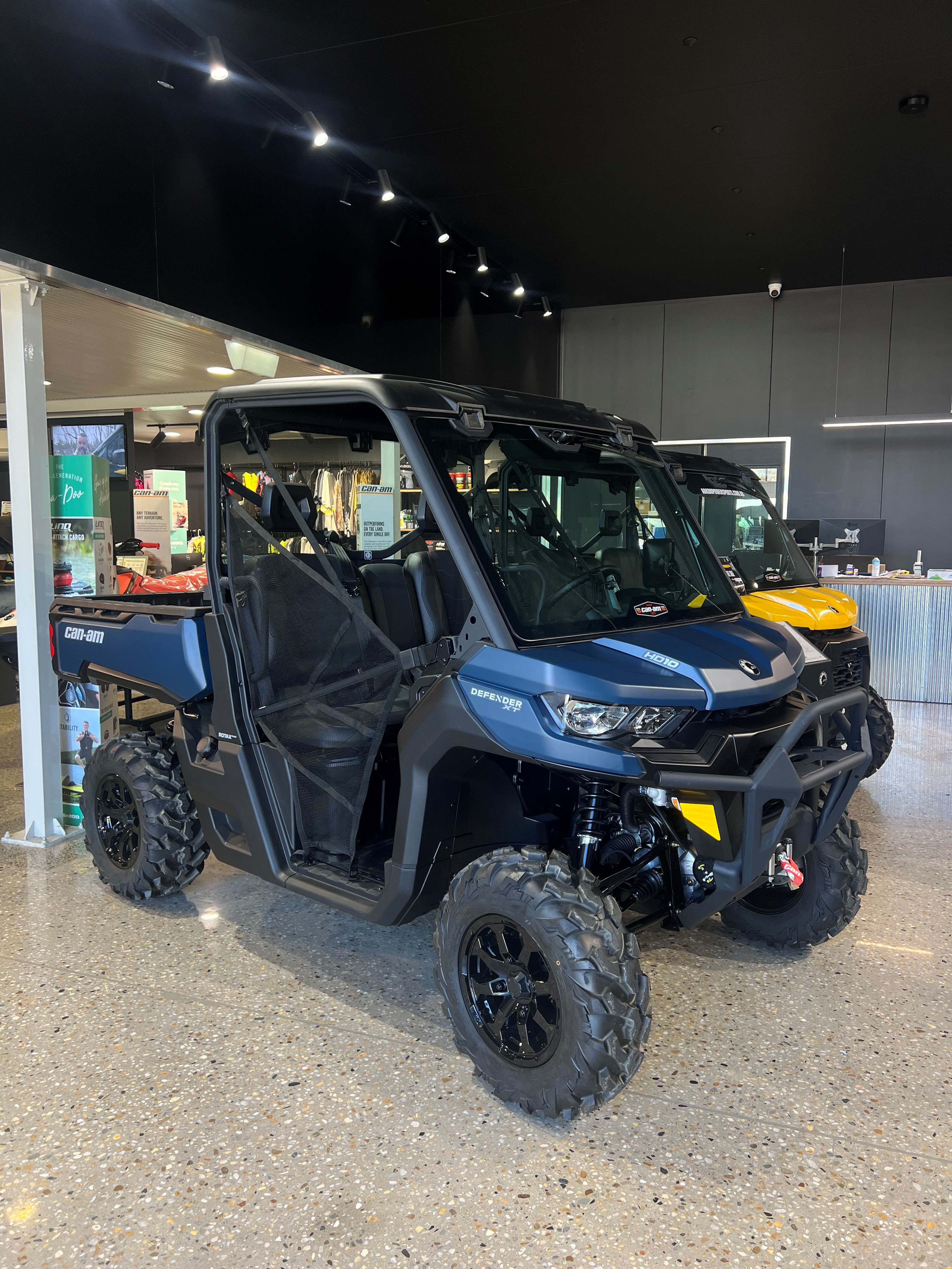 2025 Defender XT HD10 - 2